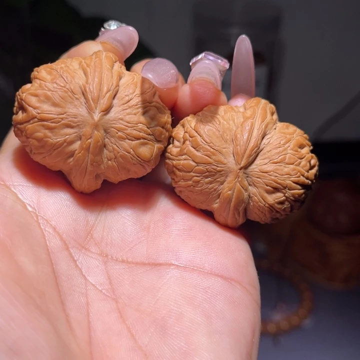 风***逝文玩核桃吊坠            40