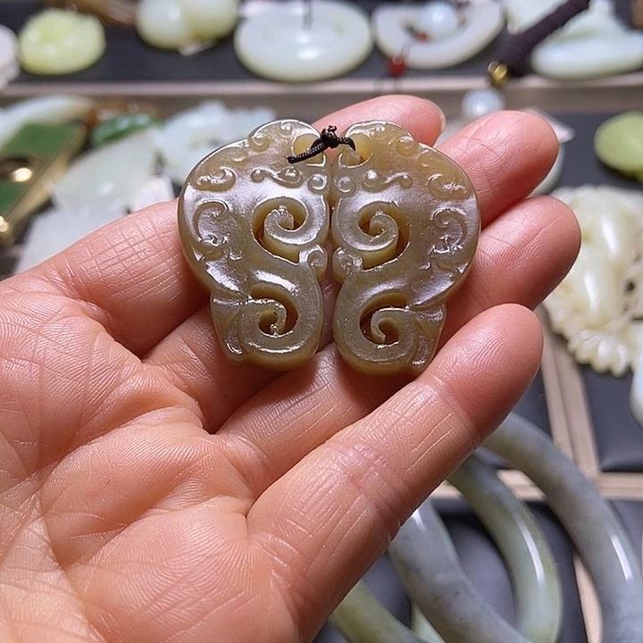 和田玉未镶嵌挂件