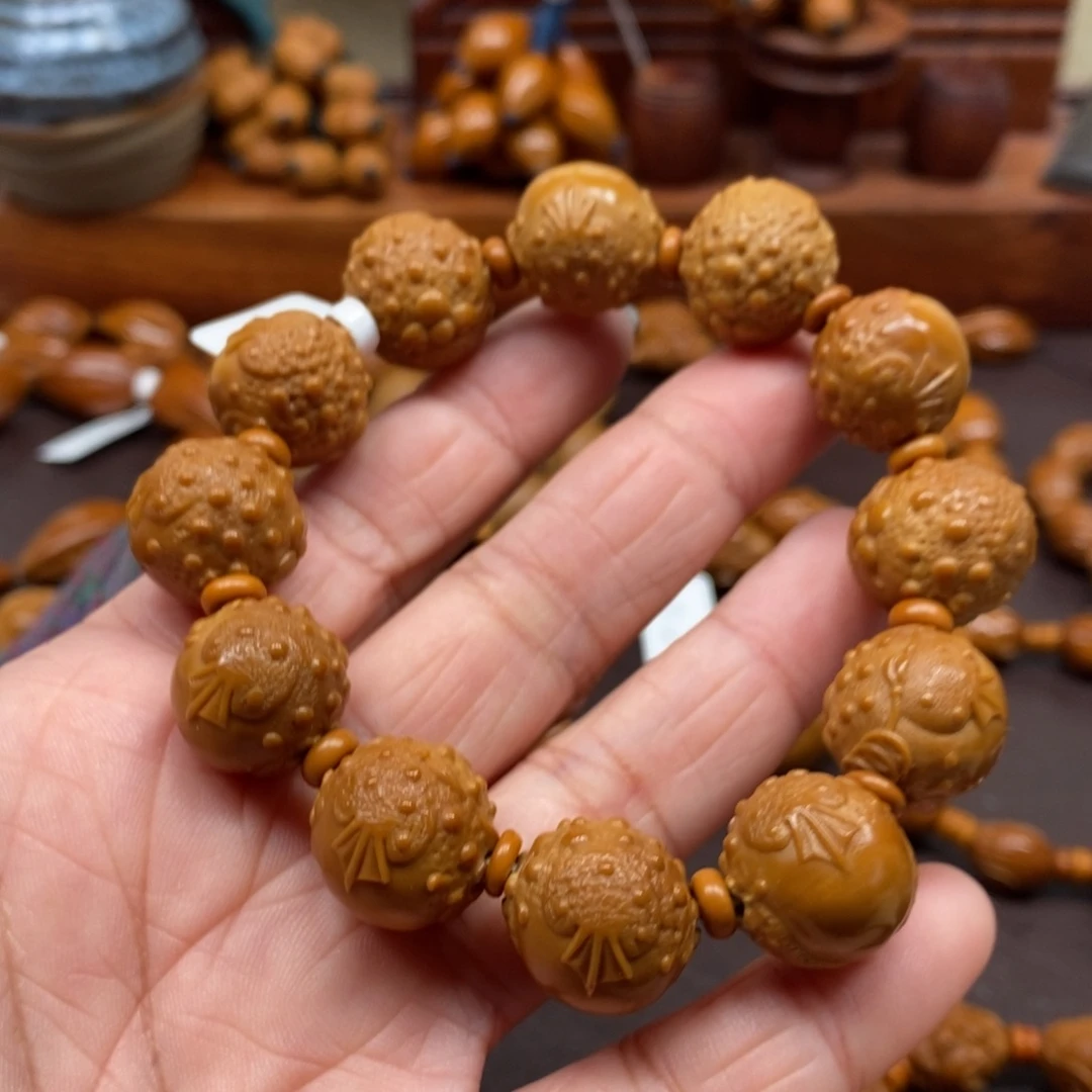 1.7金蟾橄榄核手串