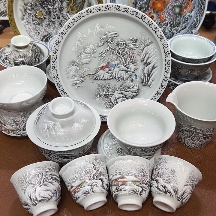 摆件金*哥景德镇陶瓷艺术展演区艺术展获金