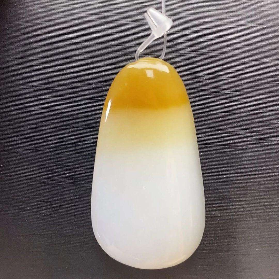 颈饰未镶嵌和田玉（糖玉）