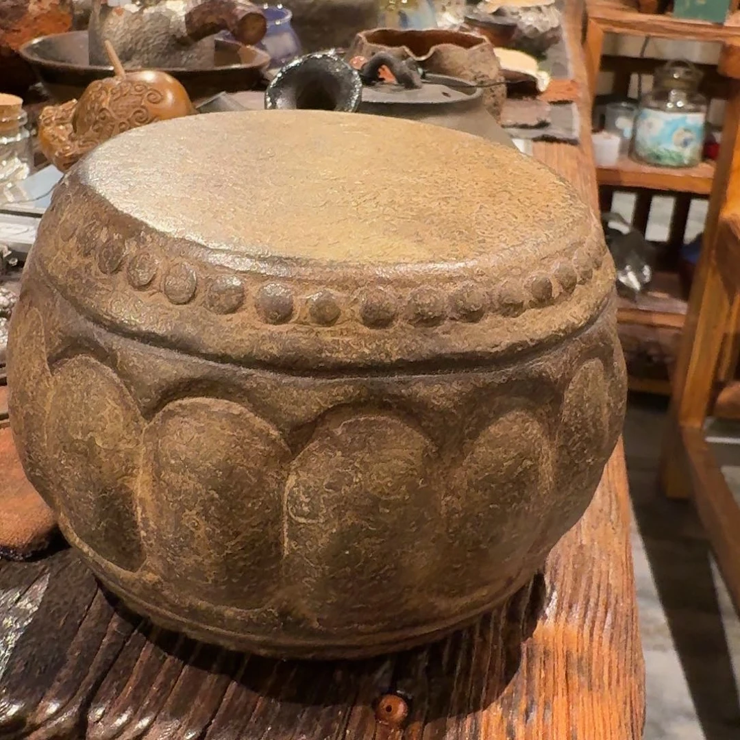 若*壶承底座石头莲花鼓