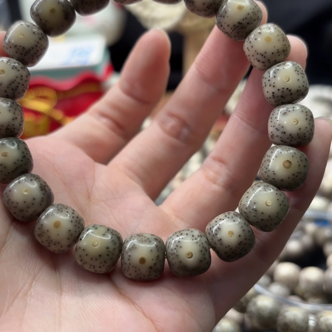 李***泽吊坠星月菩提大眼睛