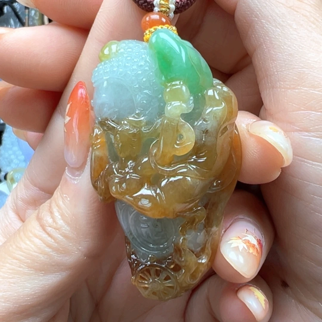 翡翠颈饰未镶嵌佛头