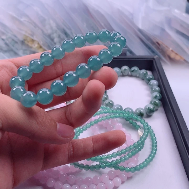 用***_翡翠未镶嵌手链多样性