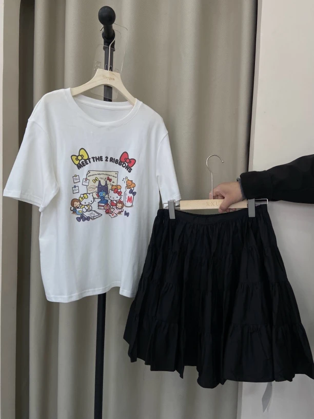 白色藏蓝色kitty猫短T