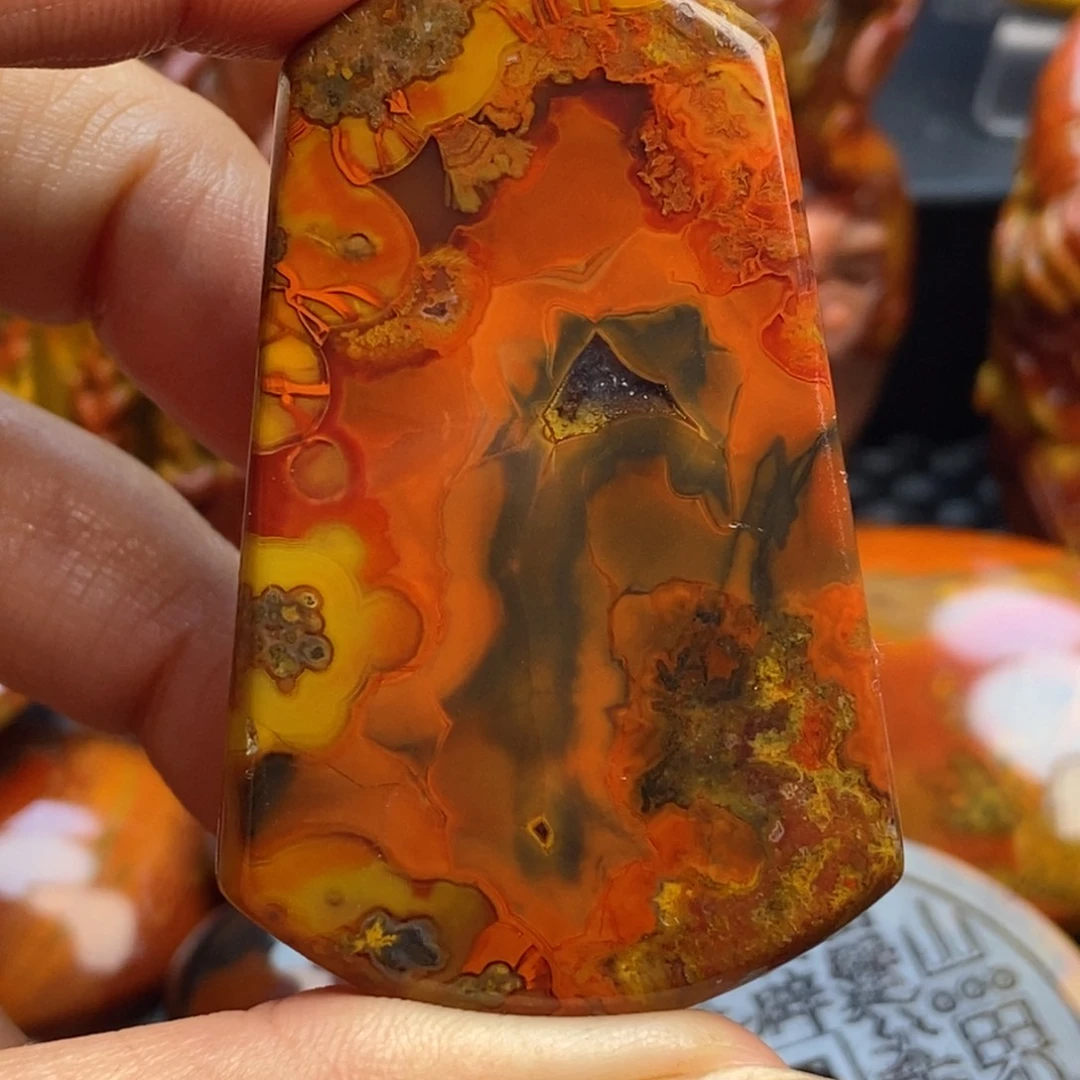 玛瑙/玉髓颈饰未镶嵌战国红