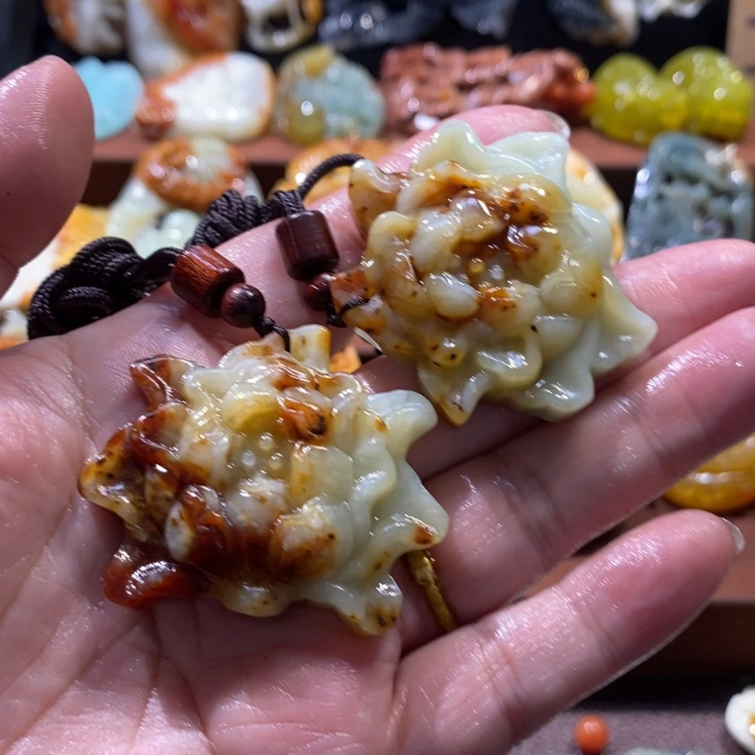 蛇纹石玉颈饰未镶嵌