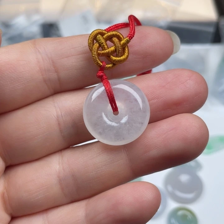 翡翠颈饰未镶嵌冰扣子
