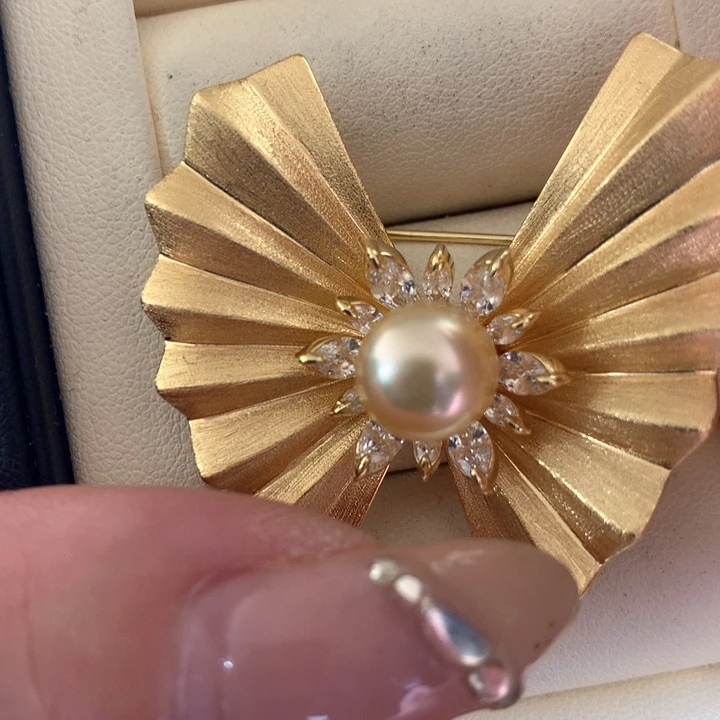 未镶嵌胸饰海水珍珠