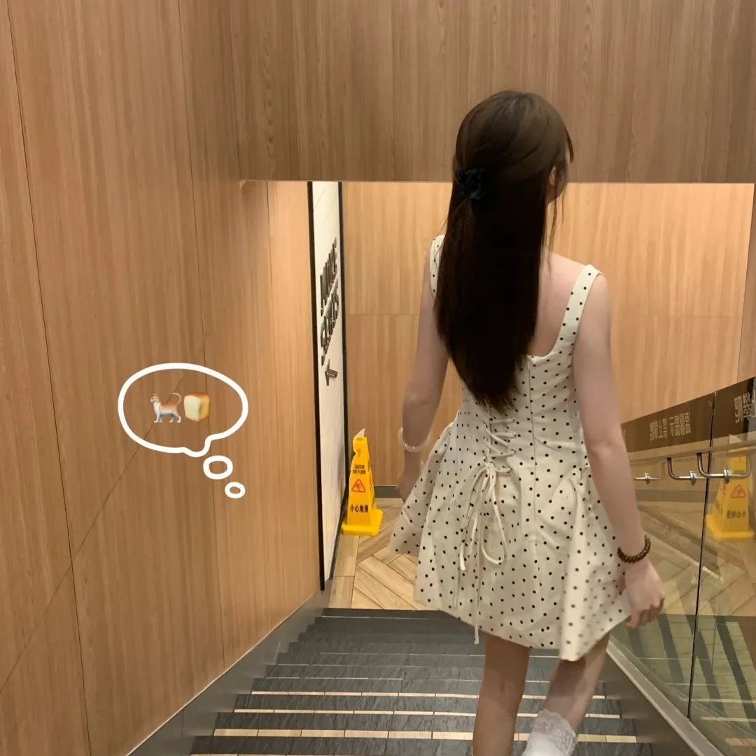 法式白色波点吊带连衣裙子女夏季气质收腰绝美公主a字蓬蓬短裙