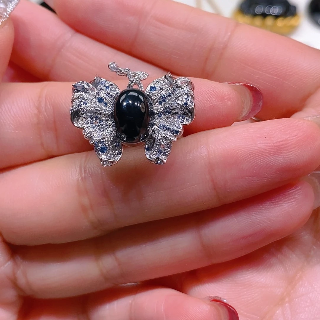 翡翠戒指18K金镶嵌?**狐戒指