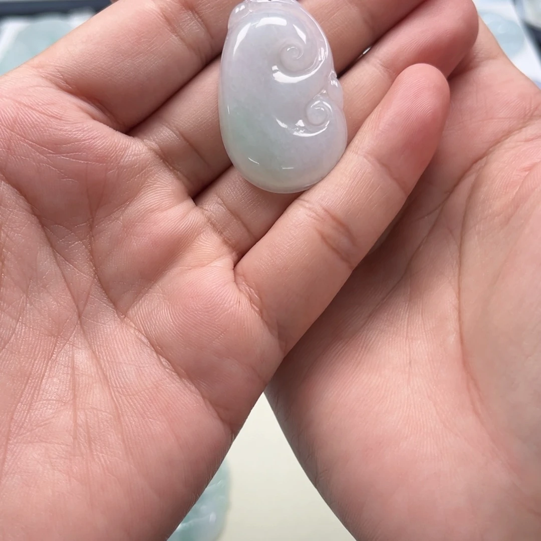 诺***然翡翠未镶嵌颈饰天然翡翠A货