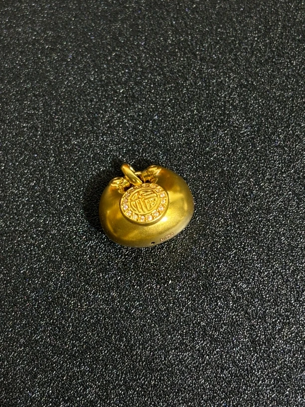18k金 Au750 吊坠（送银项链）a91