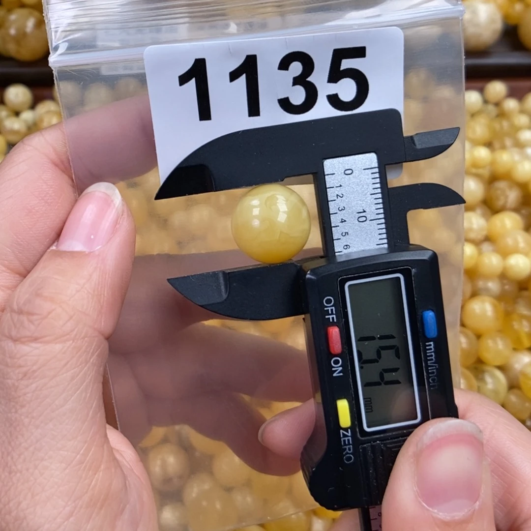 蜜蜡珠宝奇石未镶嵌