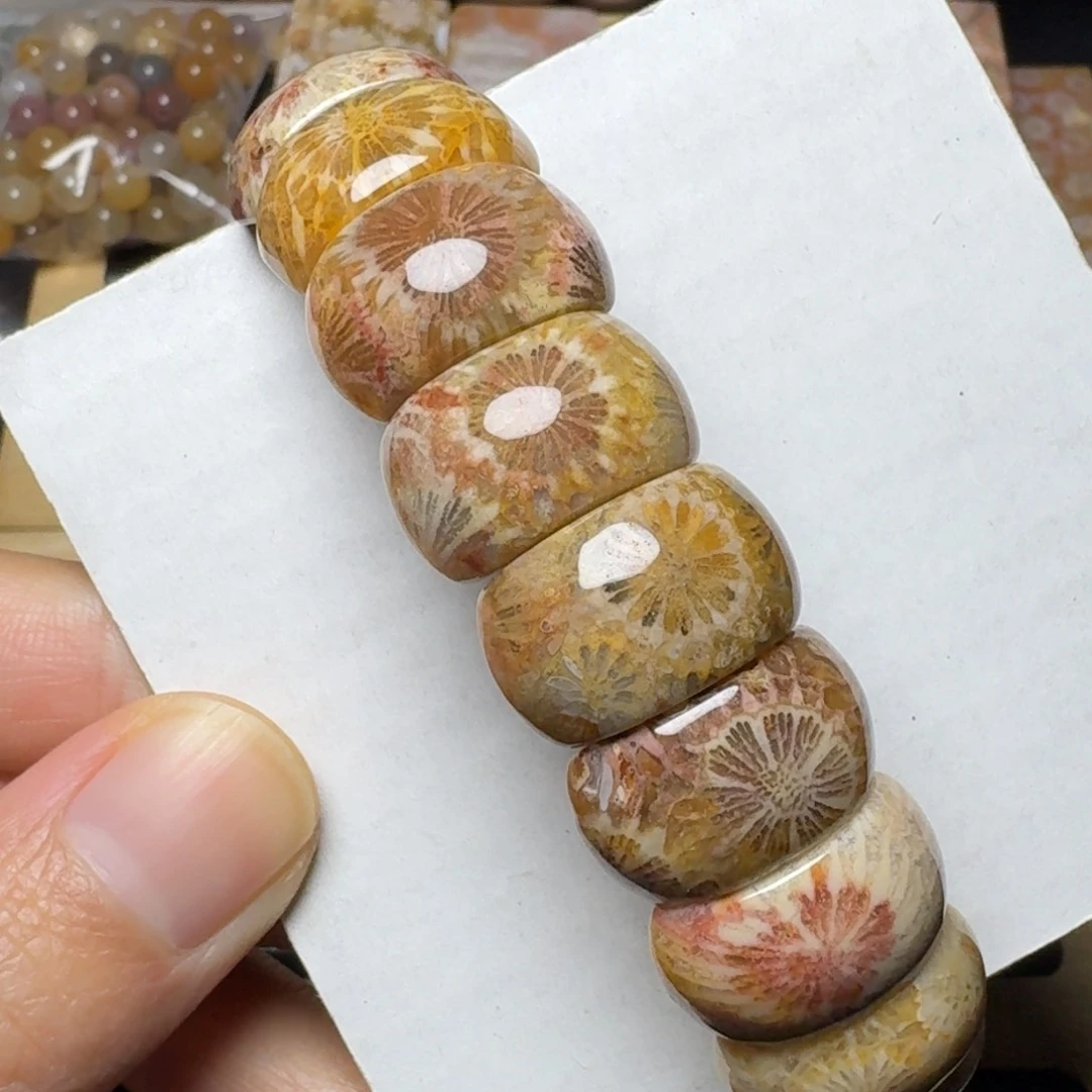 硅化玉彩色独立大花，越盘越美未镶嵌