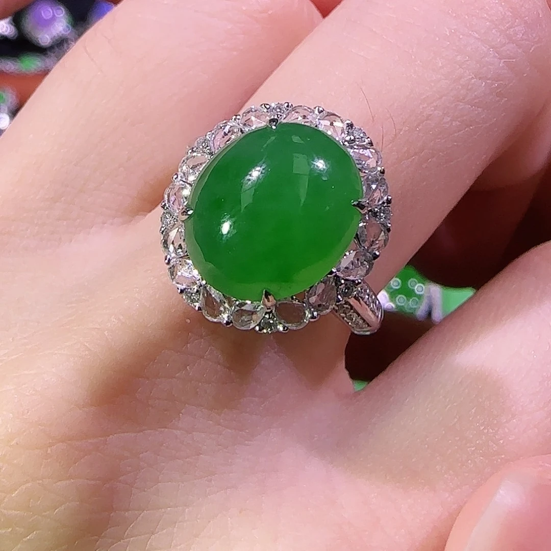 颈饰18K金镶嵌翡翠