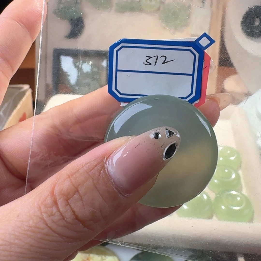 岫玉未镶嵌颈饰精美礼品