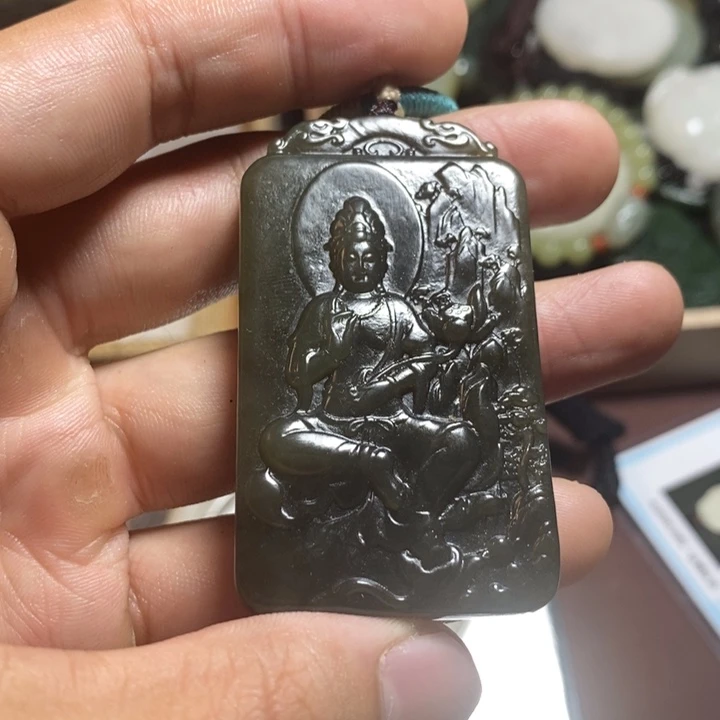 咪***豆未镶嵌和田玉挂件