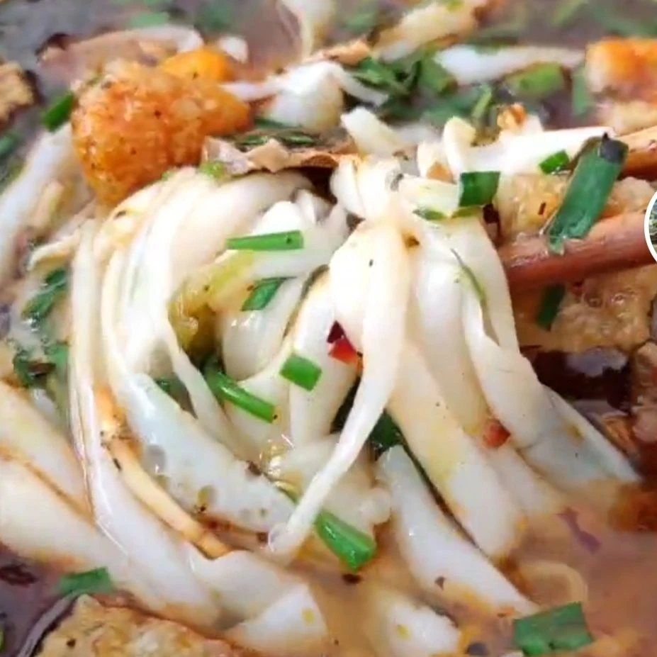 云南米皮卷粉开袋即食鲜河粉高温灭菌真空包装免煮红油米皮凉皮