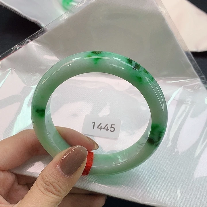 翡翠手镯未镶嵌天然翡翠手镯04
