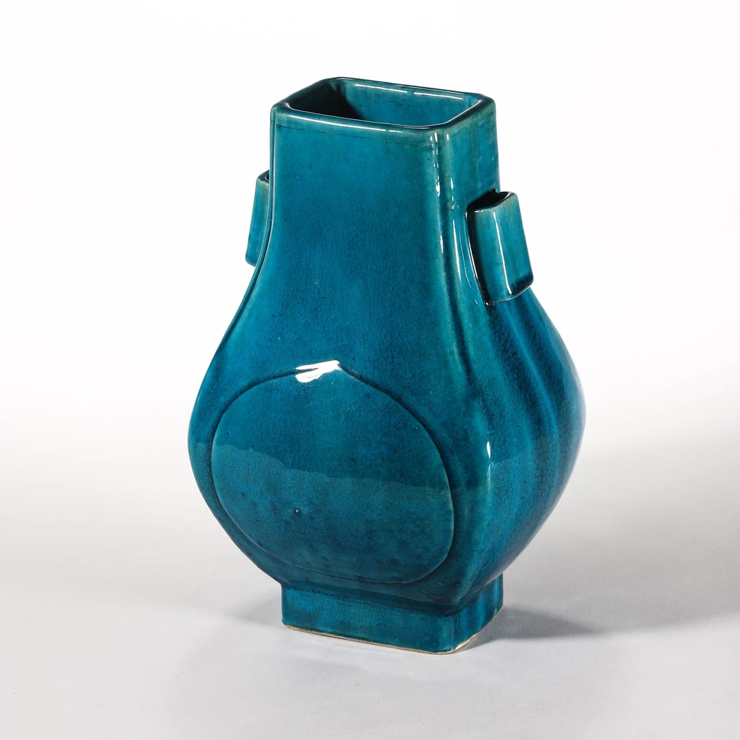 1102清中期·孔雀蓝釉杏圆贯耳瓶【古董拍卖】