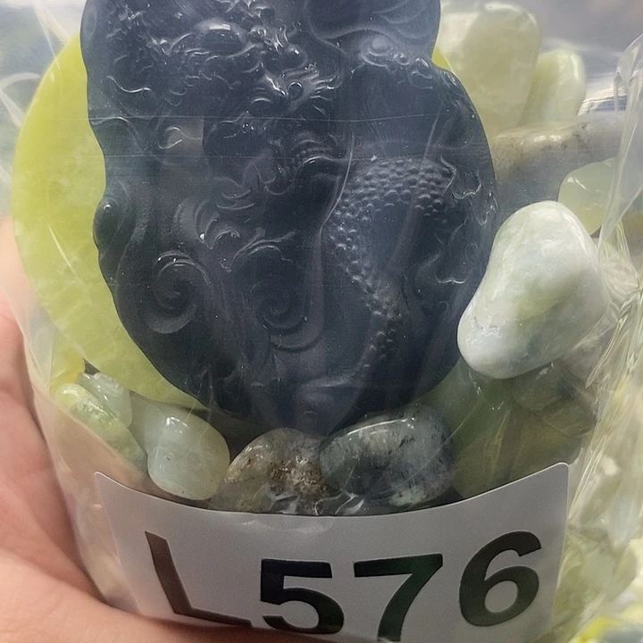 岫玉鱼缸石未镶嵌