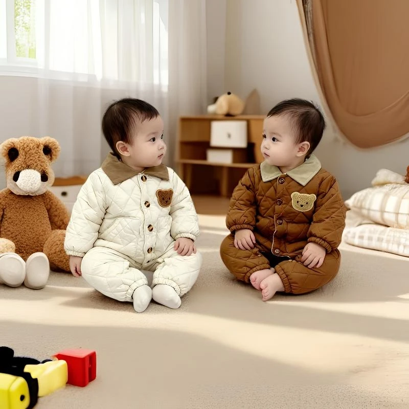 MR冬款小熊哈衣男女宝时尚洋气爬服婴幼儿双兜刺绣翻领连体衣