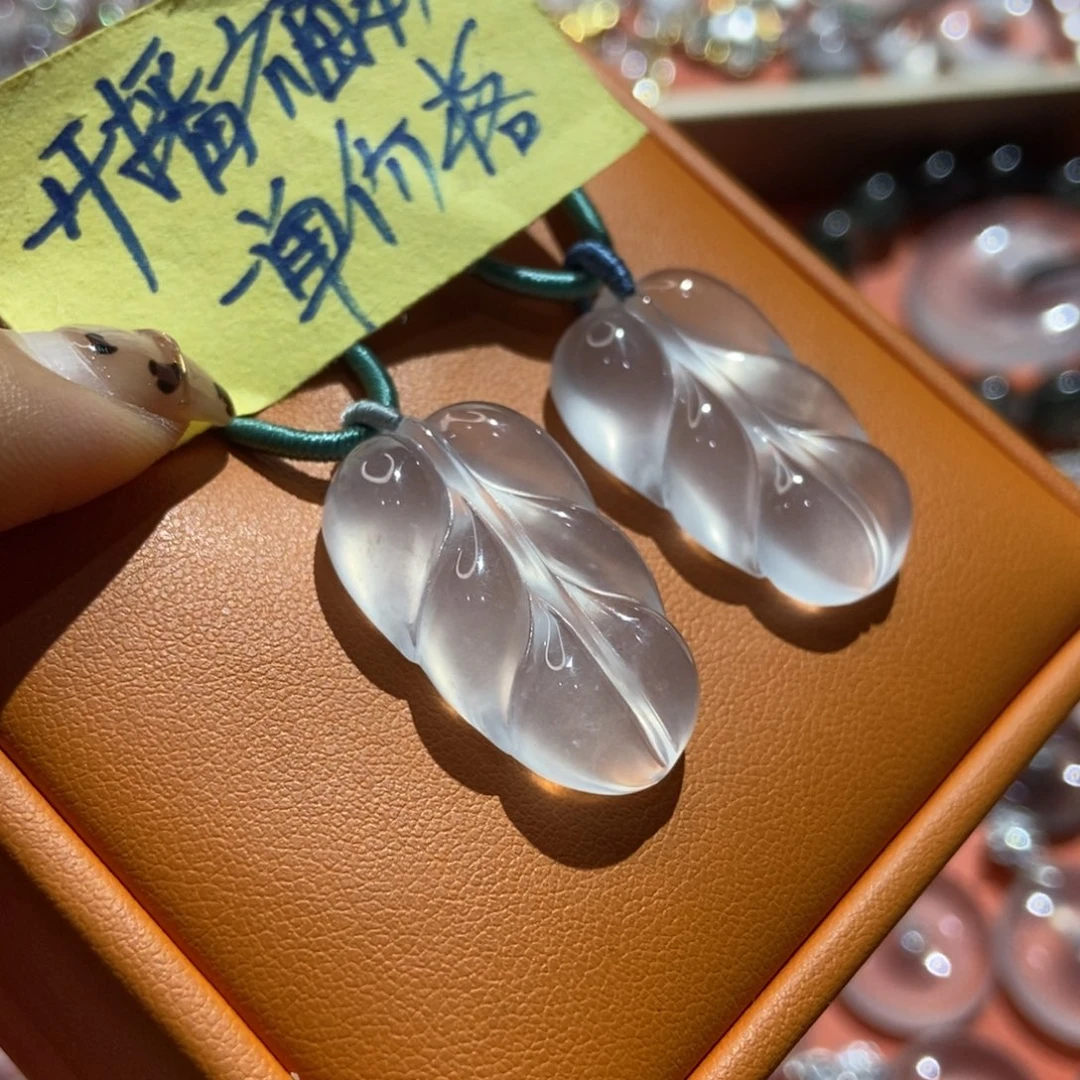 石英质玉未镶嵌颈饰