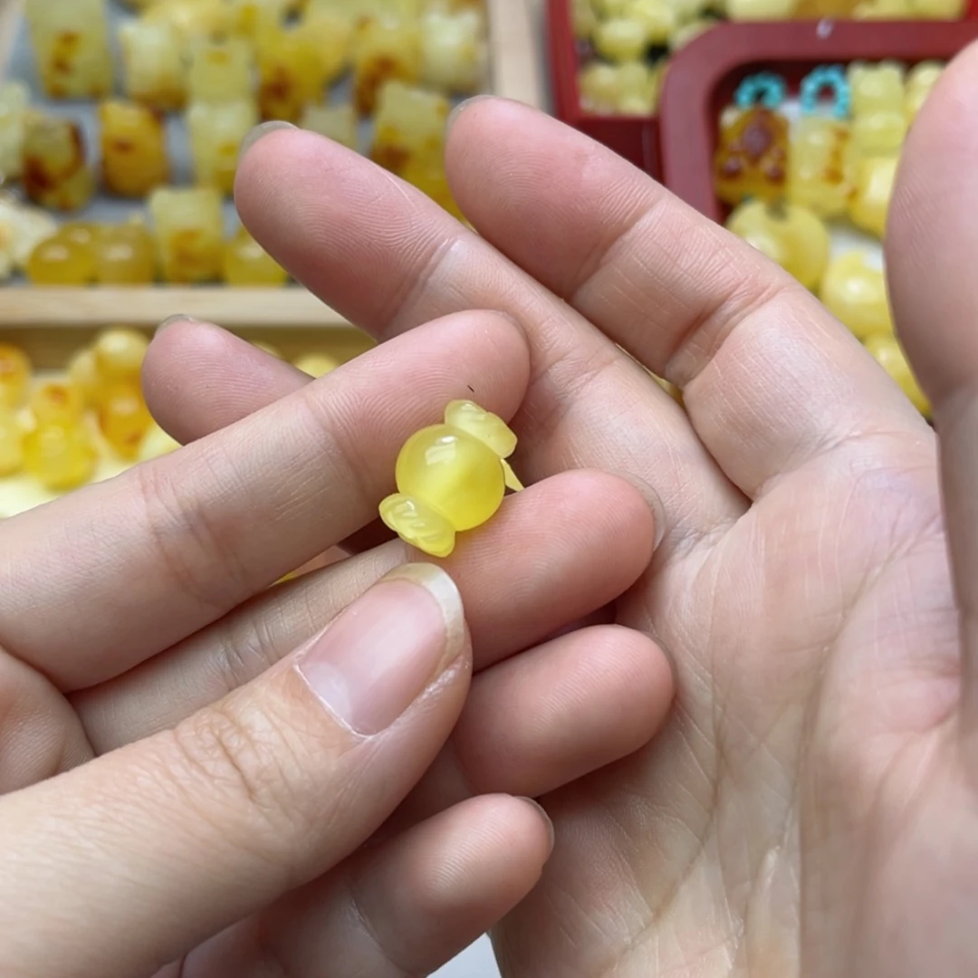 【闪购商品】蜜蜡裸石未镶嵌配饰