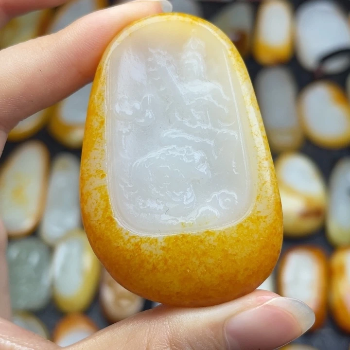 【闪购商品】颈饰未镶嵌和田玉