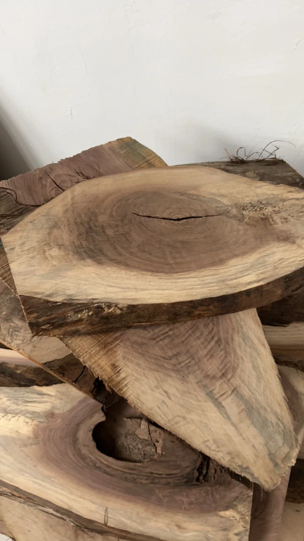 北美黑胡桃干泡台，下单前联系客服，无漆无油无蜡，默认瑕疵，不退换