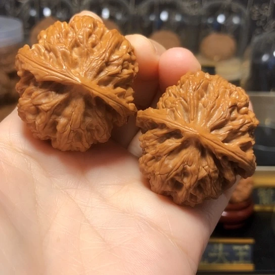 精品:苹果园狮子头
