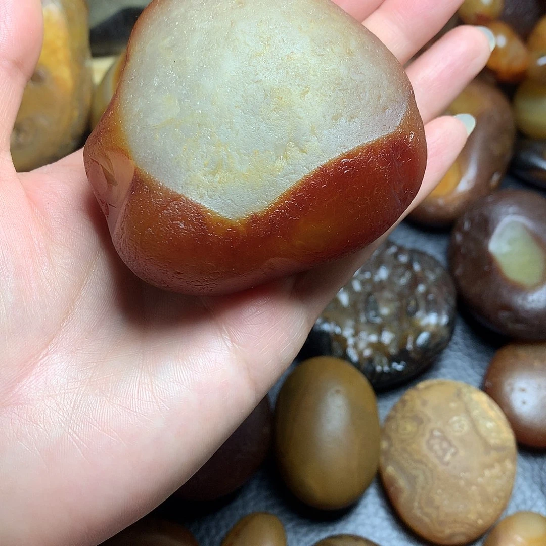 玛瑙原石俏色把件