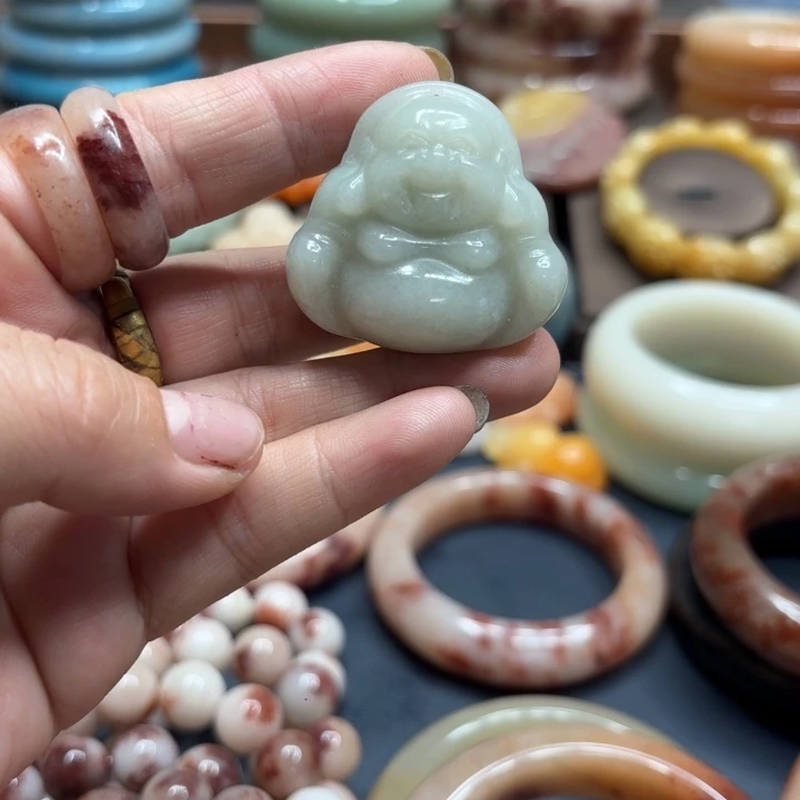 石英岩玉合金颈饰
