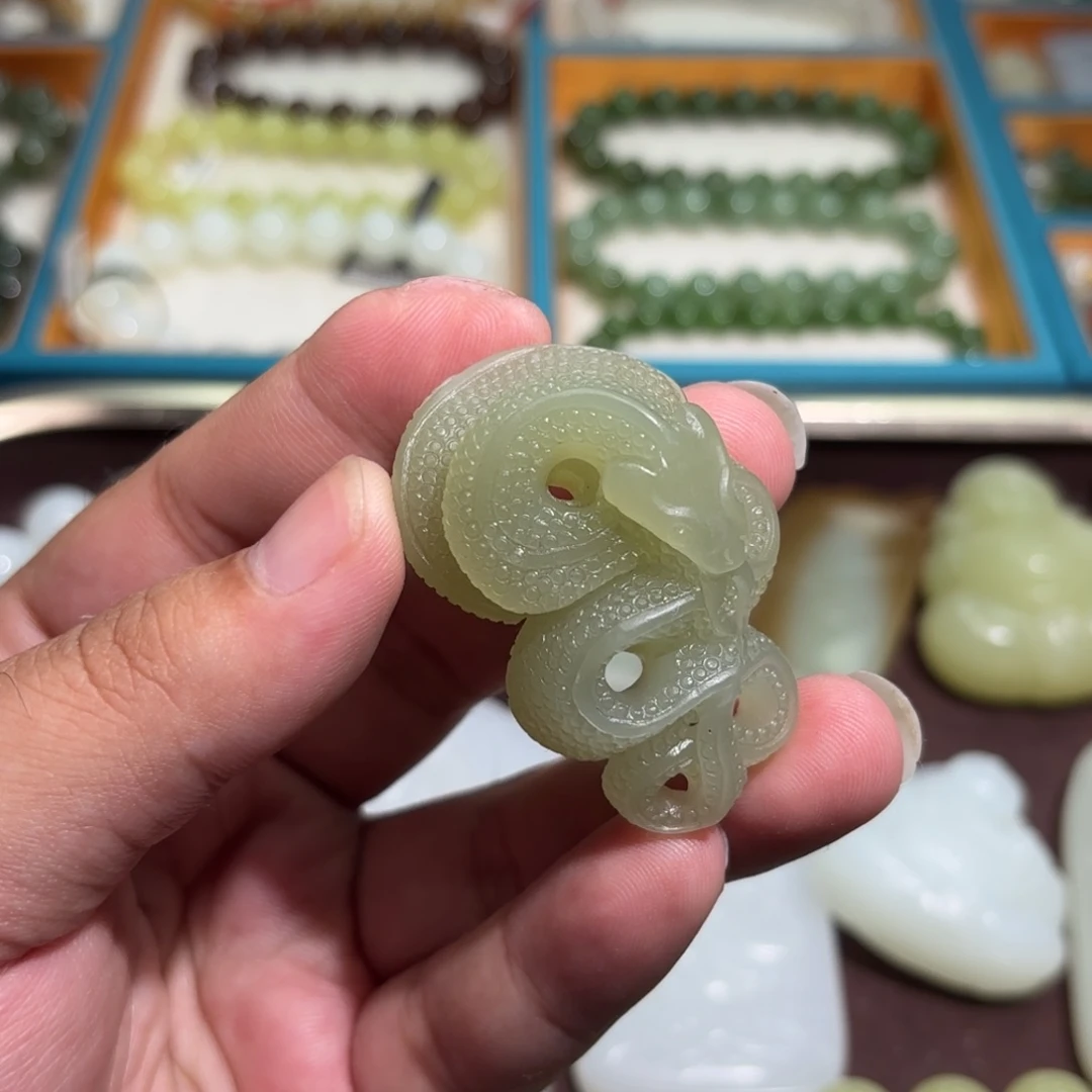 和田玉未镶嵌手串