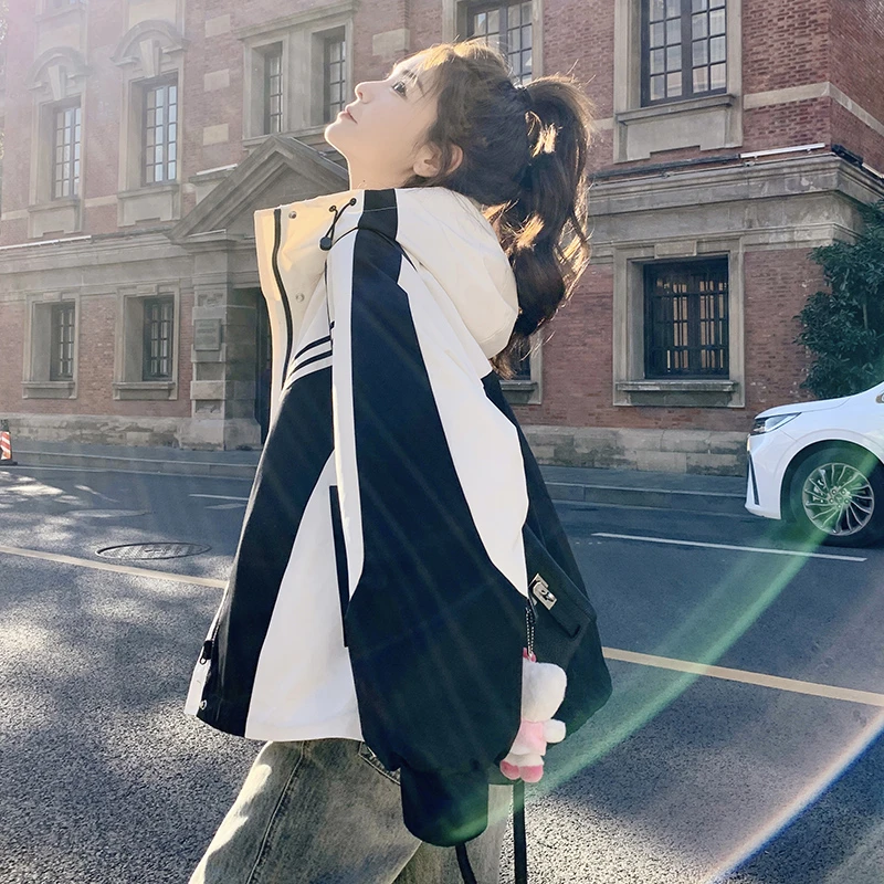 小个子连帽冲锋衣外套春秋女2025年新款设计感撞色通勤夹克短上衣