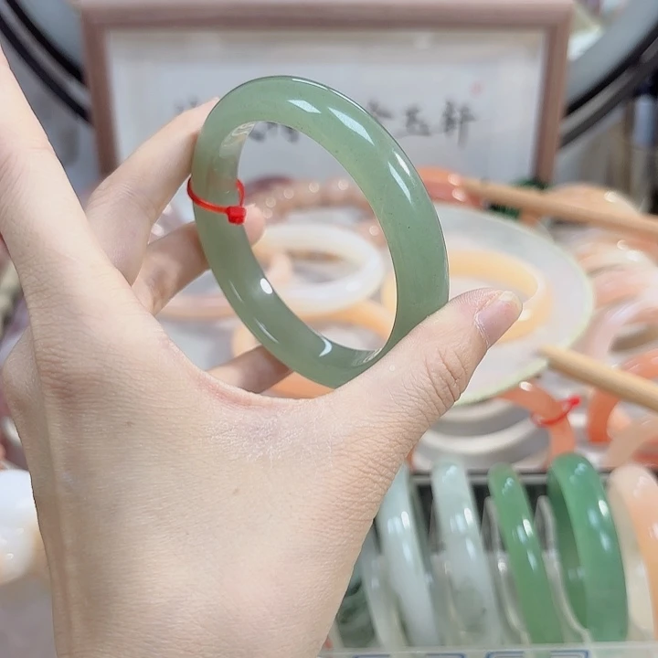 石英质玉手镯未镶嵌夹***-