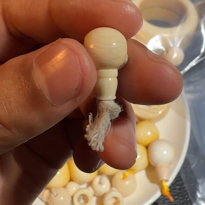 爵***装菩提根/象牙果吊坠