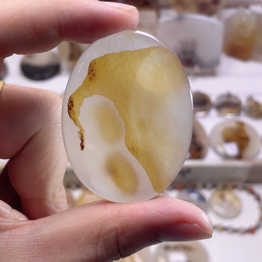 玛瑙/玉髓未镶嵌珠宝奇石