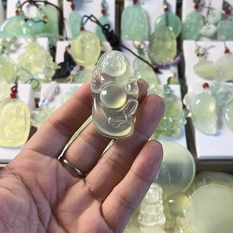 未镶嵌蛇纹石玉颈饰