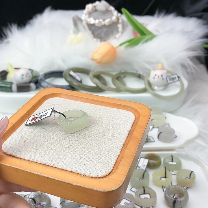 和田玉（糖玉）未镶嵌戒指t96翠青马鞍直径17.2不退换