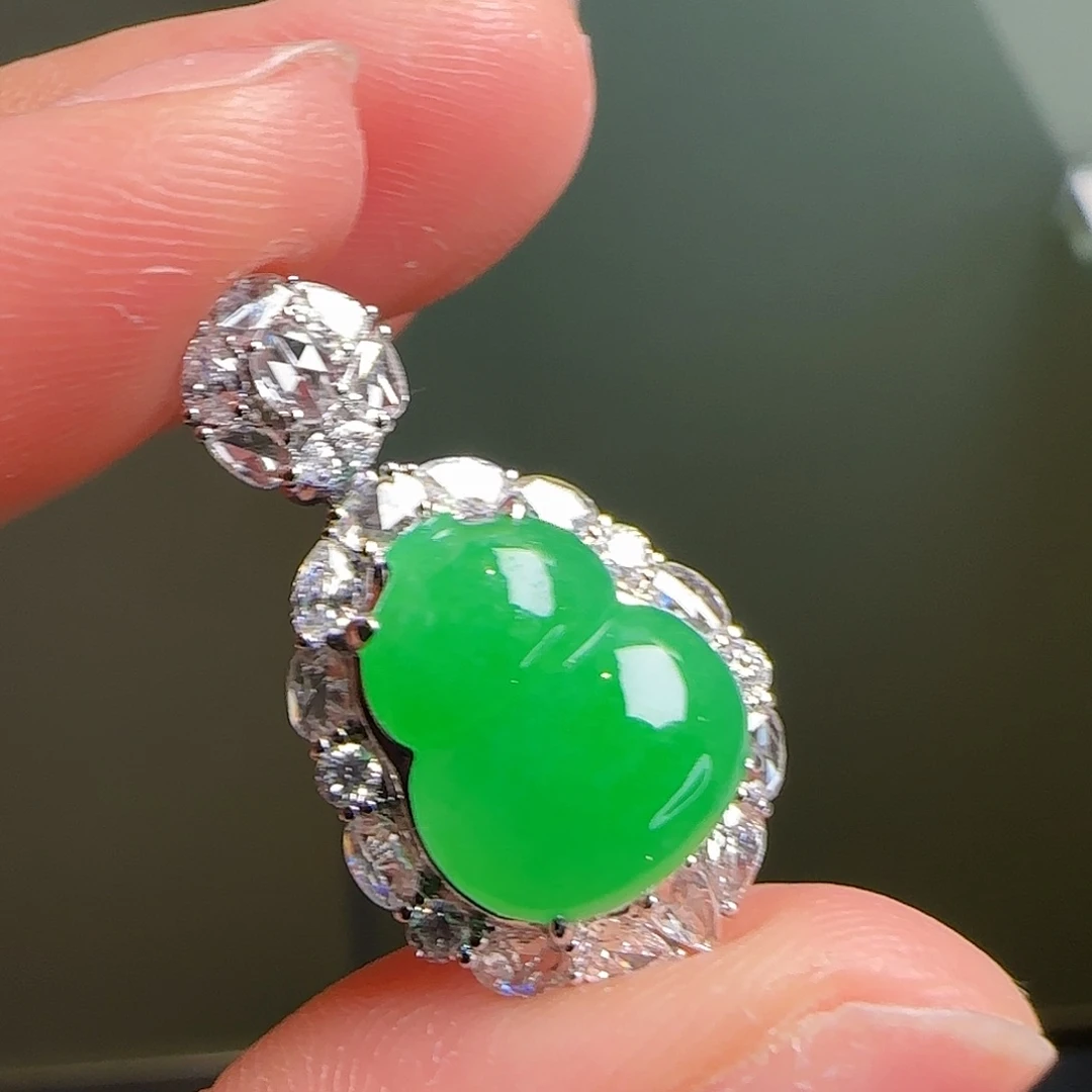 翡翠18K金镶嵌颈饰天然翡翠