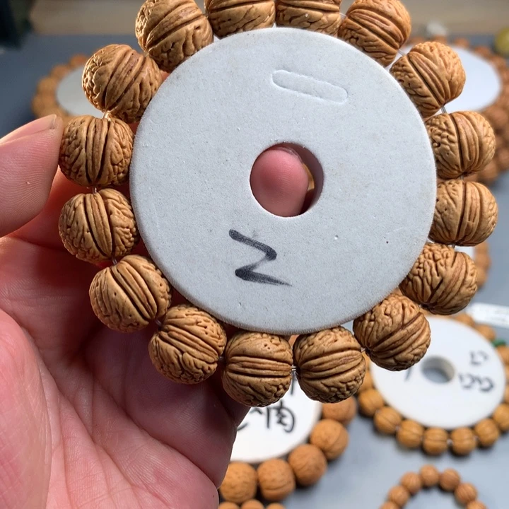 吊坠桃核百里挑一嘎嘎圆