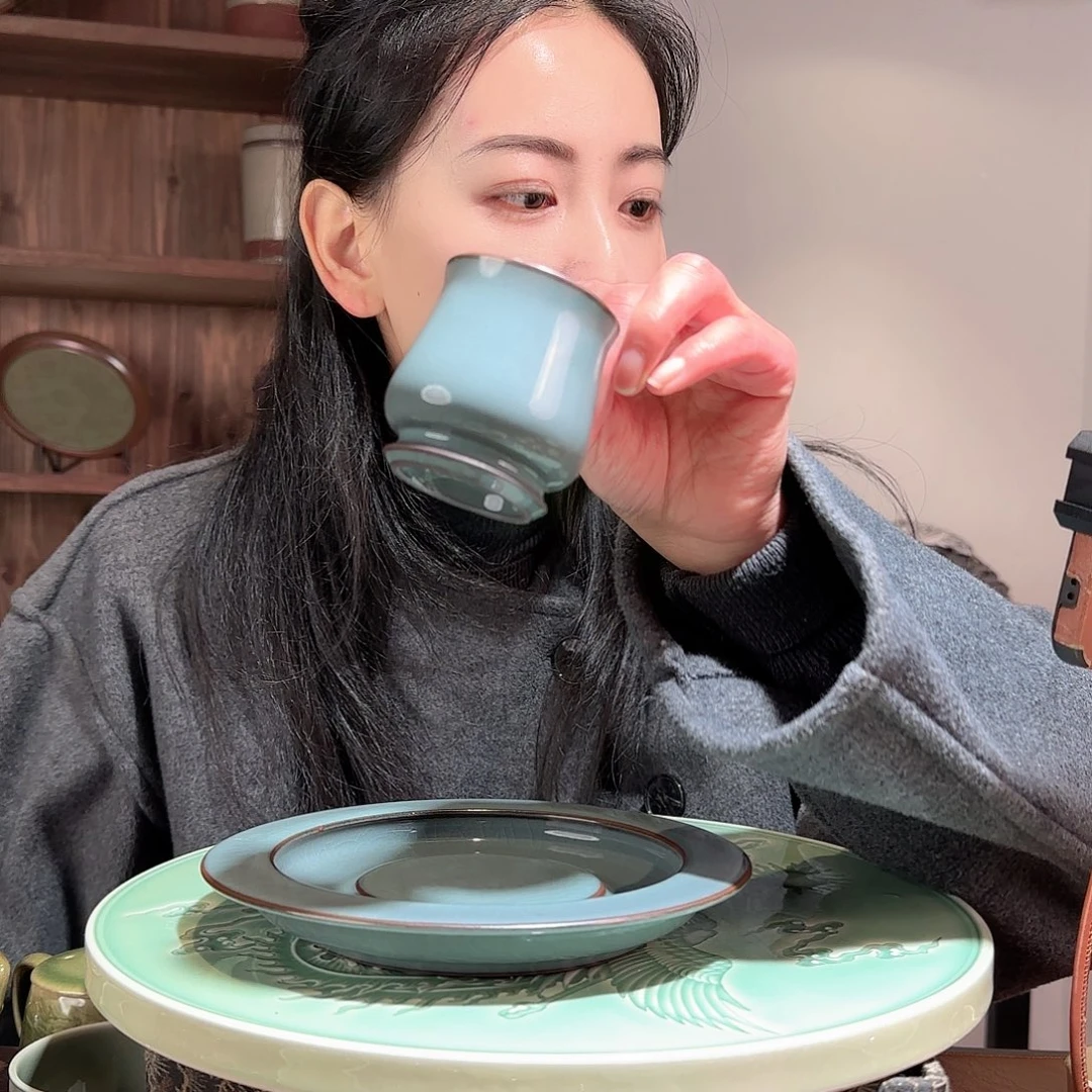 敲***吖粉青铁胎杯11111收腰鼓腹