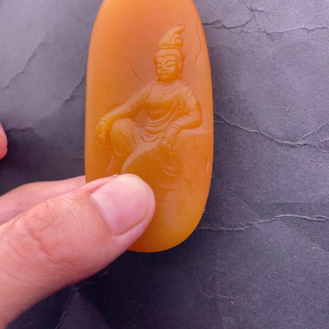 杨***爷石英质玉未镶嵌黄蜡石挂件