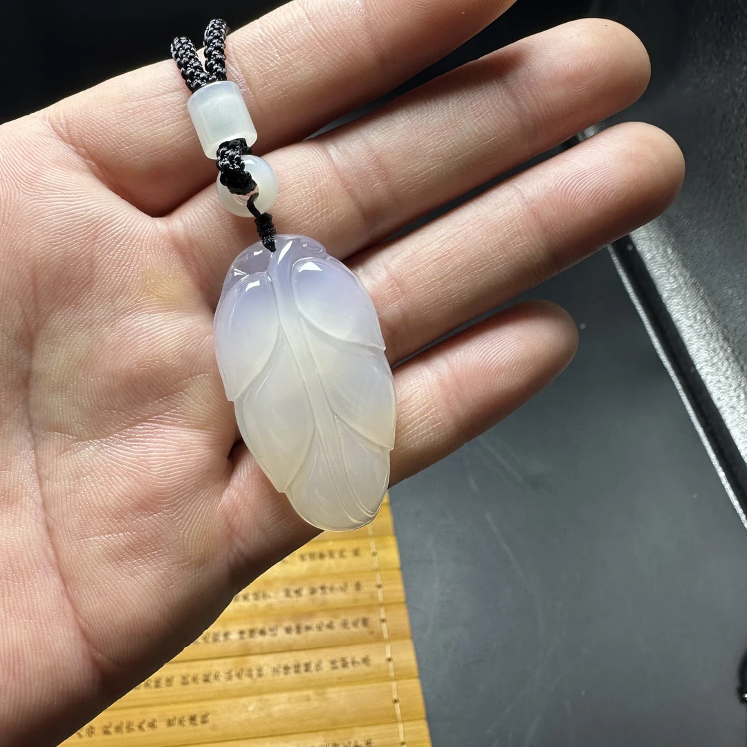 天然马达加斯加玛瑙玉髓大叶有成叶子男女时尚项链吊坠子