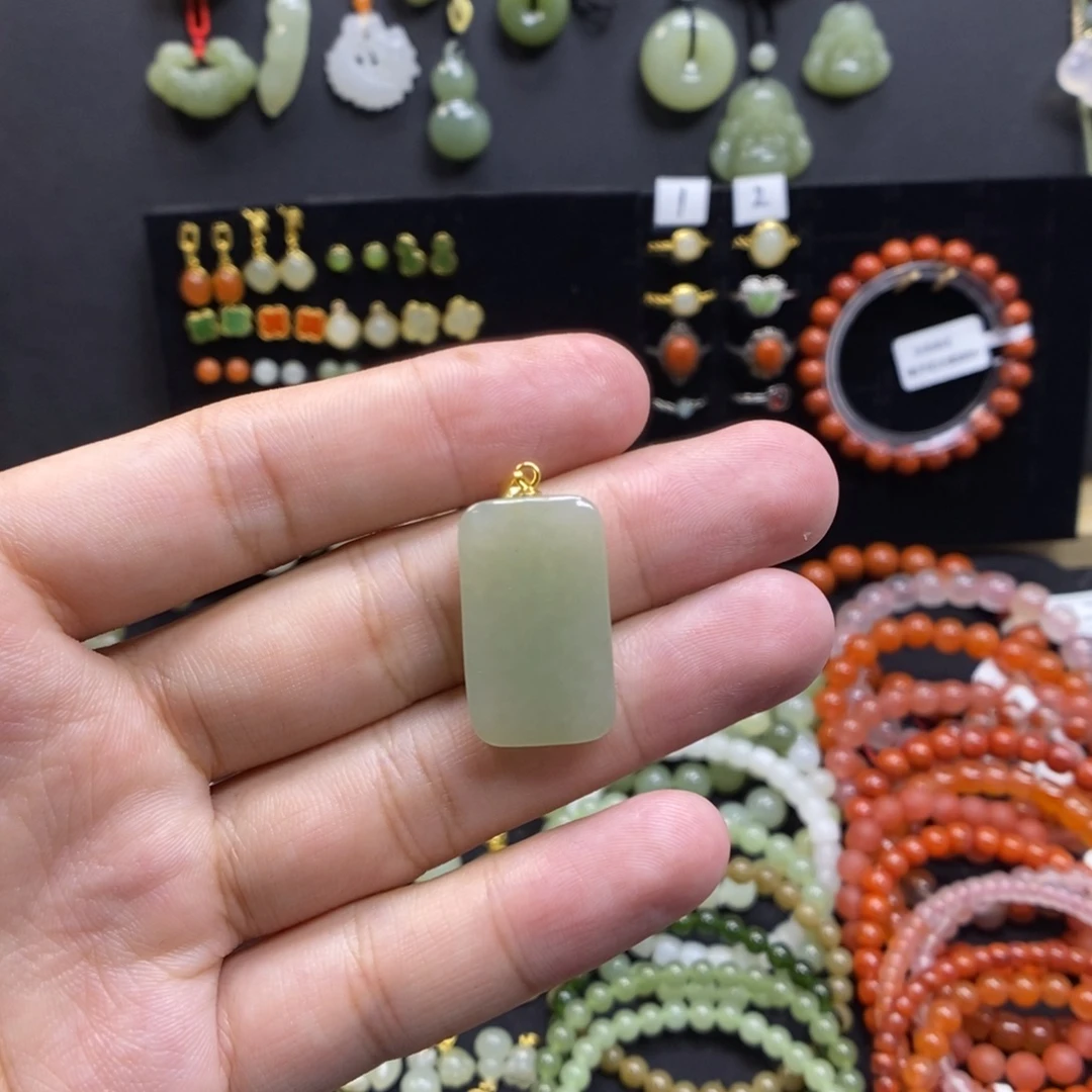 颈饰未镶嵌和田玉