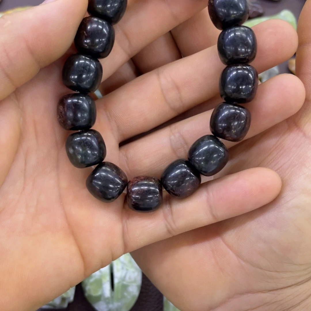 未镶嵌手链岫岩河磨玉（透闪石质玉）