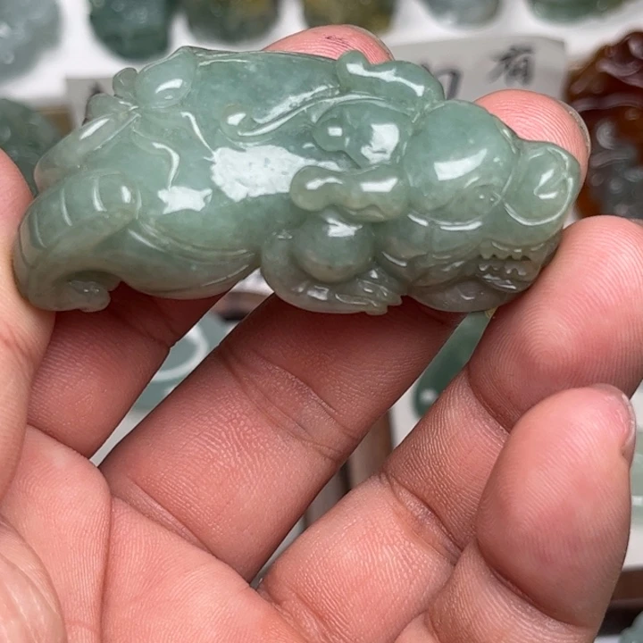 颈饰未镶嵌翡翠貔貅